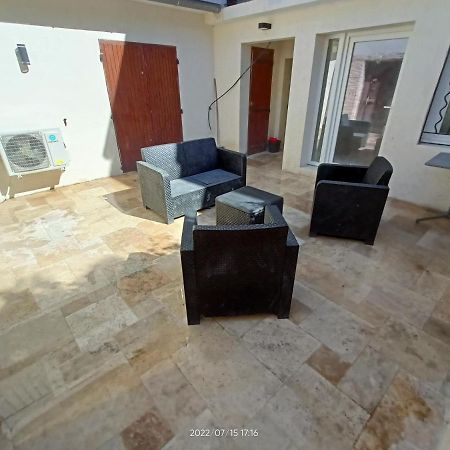 T2 Renove En Rdc Avec Cour, Intra Muros Avinyon Dış mekan fotoğraf