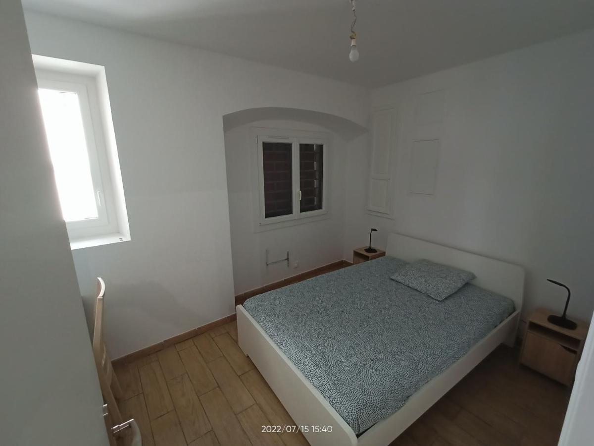 T2 Renove En Rdc Avec Cour, Intra Muros Avinyon Dış mekan fotoğraf